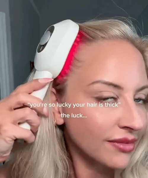 50% RABATT NUR HEUTE  RevitaBrush™ - 4-in-1 Haarwachstumsbürste